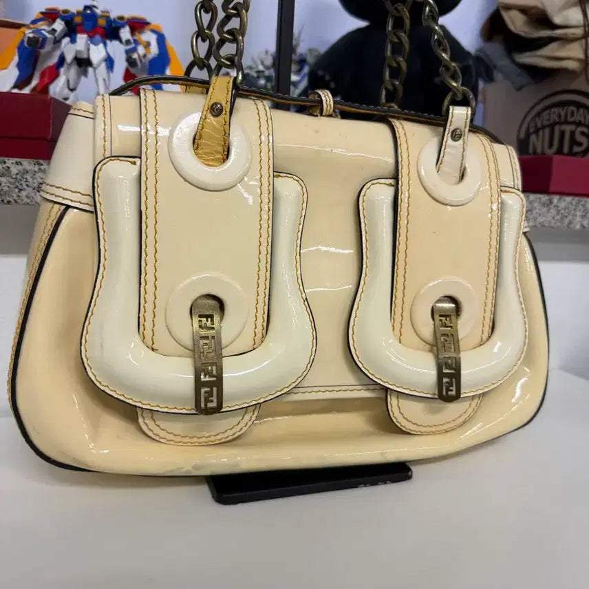 [BUNJANG] Fendi FF Buckle Ivory Shoulder Bag / 정품) 펜디 FF 버클 아이보리 숄더백 토트백