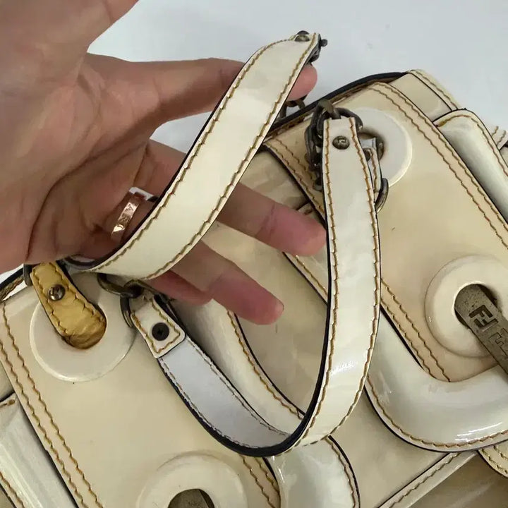 [BUNJANG] Fendi FF Buckle Ivory Shoulder Bag / 정품) 펜디 FF 버클 아이보리 숄더백 토트백