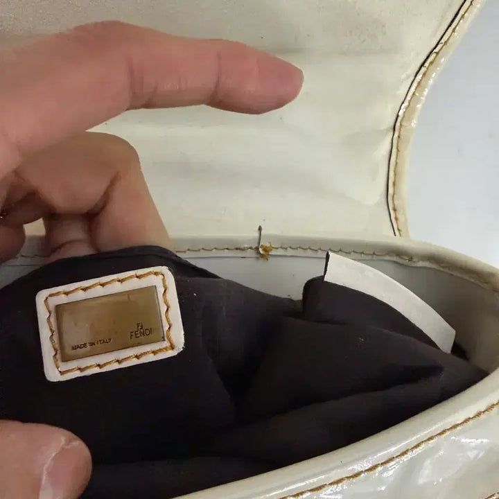 [BUNJANG] Fendi FF Buckle Ivory Shoulder Bag / 정품) 펜디 FF 버클 아이보리 숄더백 토트백