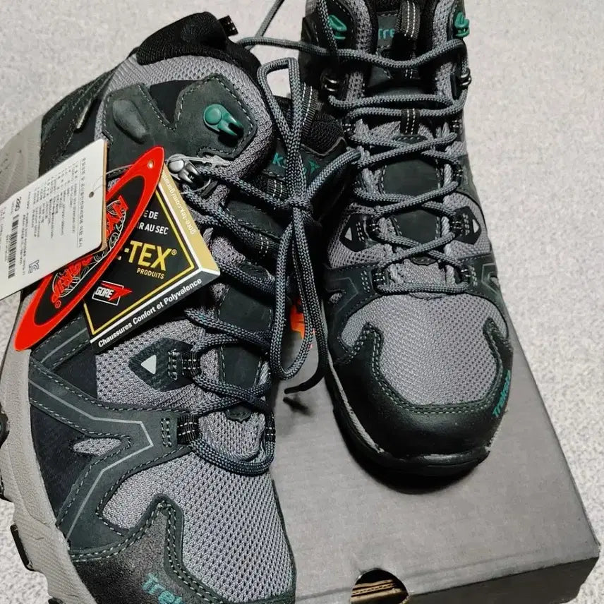 [BUNJANG] Treksta Gore-Tex Hiking Boots / 트렉스타 고어텍스 등산화 / 280미리 / 미사용