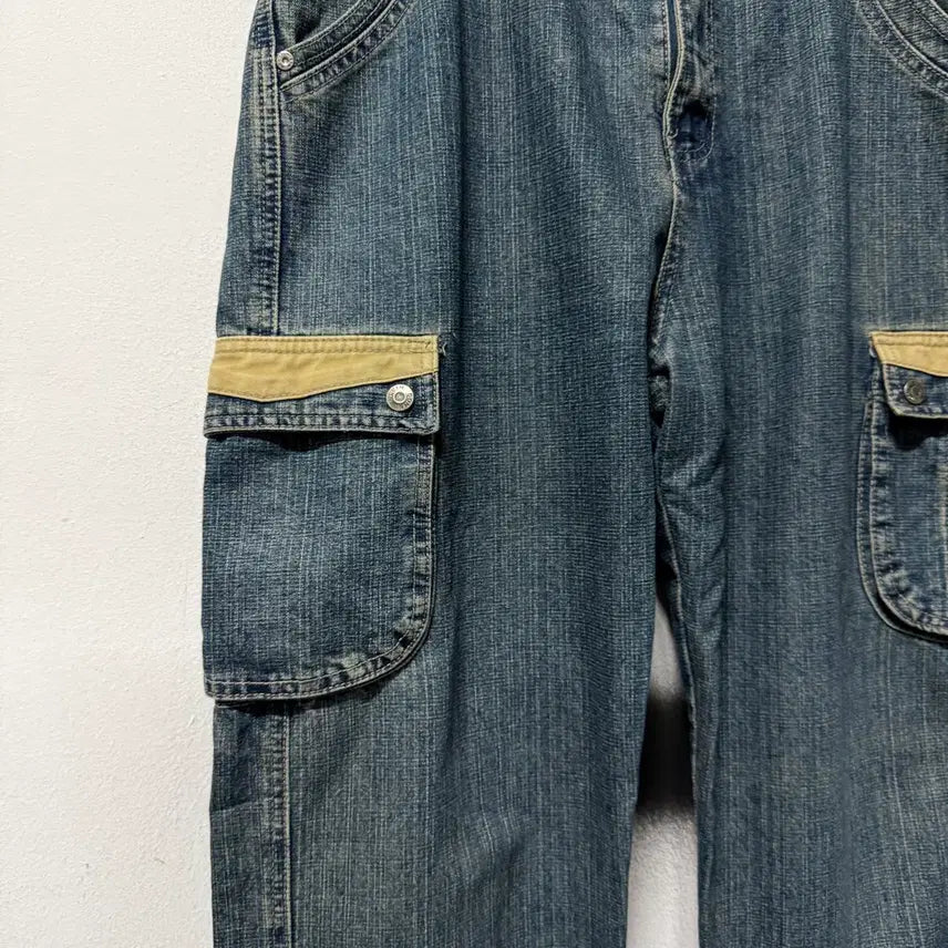 [SOLD OUT] VTG 빈티지 배색 포켓 디테일 워싱 와이드 카고 데님 팬츠
