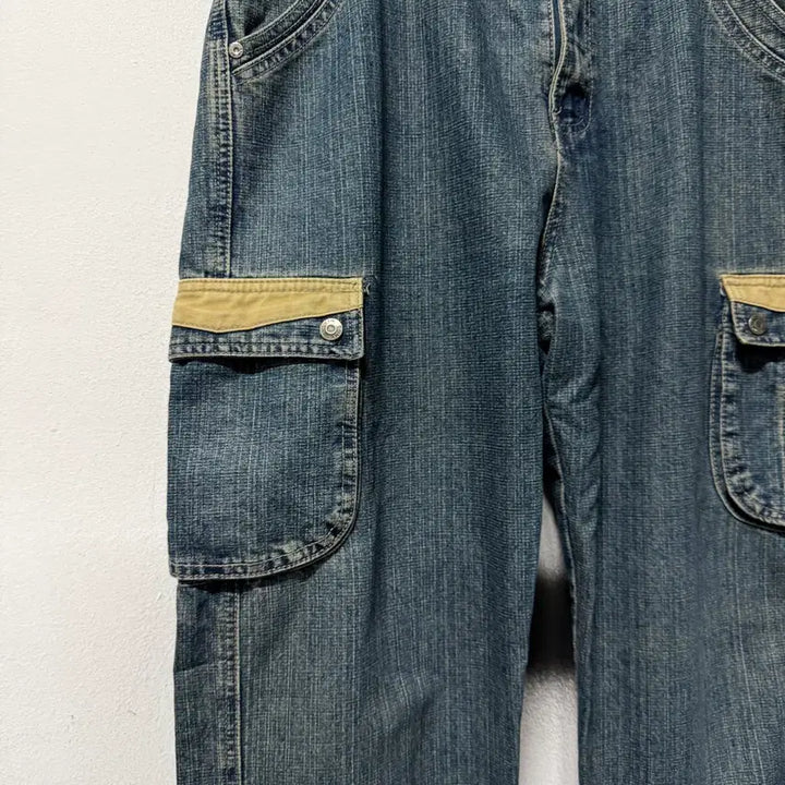 [SOLD OUT] VTG 빈티지 배색 포켓 디테일 워싱 와이드 카고 데님 팬츠