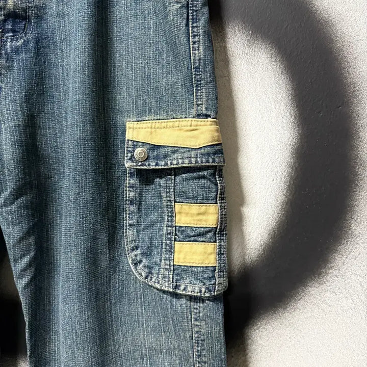 [SOLD OUT] VTG 빈티지 배색 포켓 디테일 워싱 와이드 카고 데님 팬츠