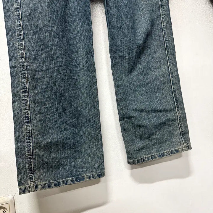 [SOLD OUT] VTG 빈티지 배색 포켓 디테일 워싱 와이드 카고 데님 팬츠