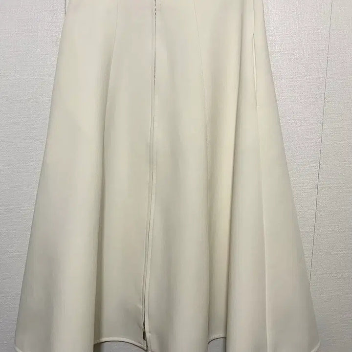 [BUNJANG] R2W Si Hwa Flare White Skirt / r2w 레디투웨어 시화 플레어 화이트 스커트