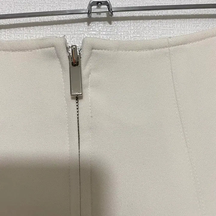 [BUNJANG] R2W Si Hwa Flare White Skirt / r2w 레디투웨어 시화 플레어 화이트 스커트