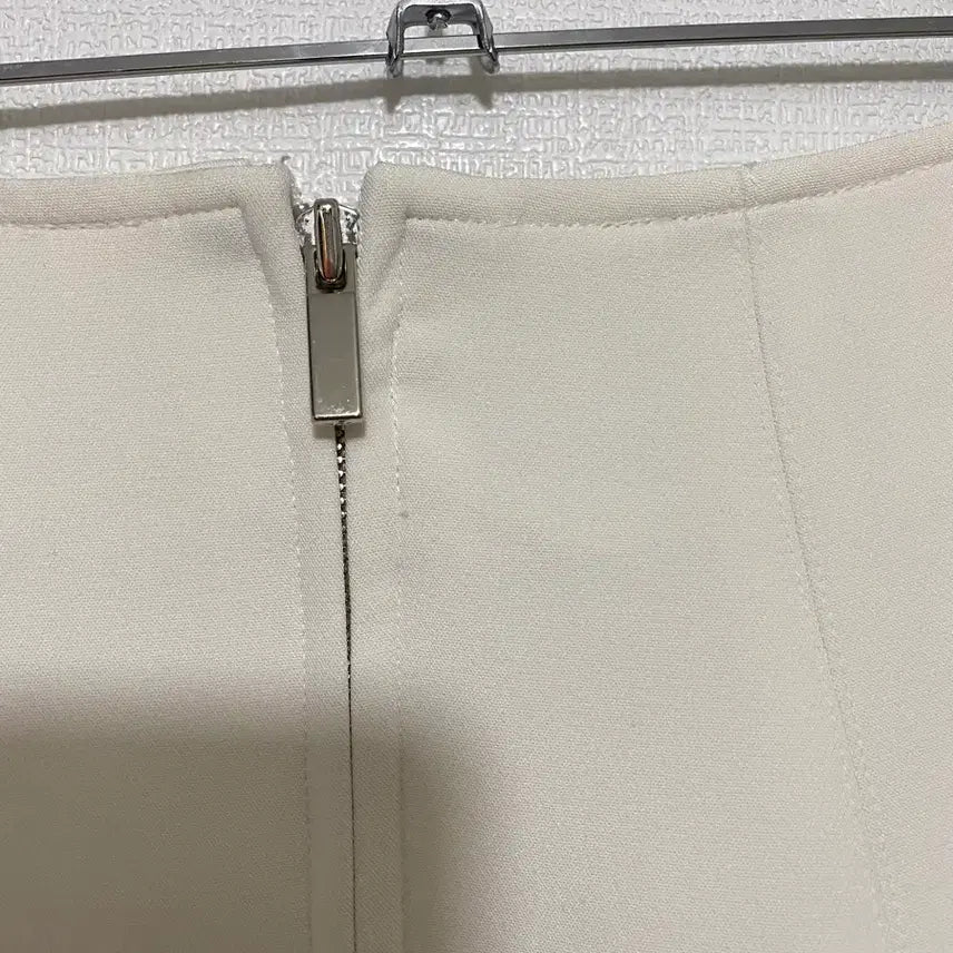 [BUNJANG] R2W Si Hwa Flare White Skirt / r2w 레디투웨어 시화 플레어 화이트 스커트