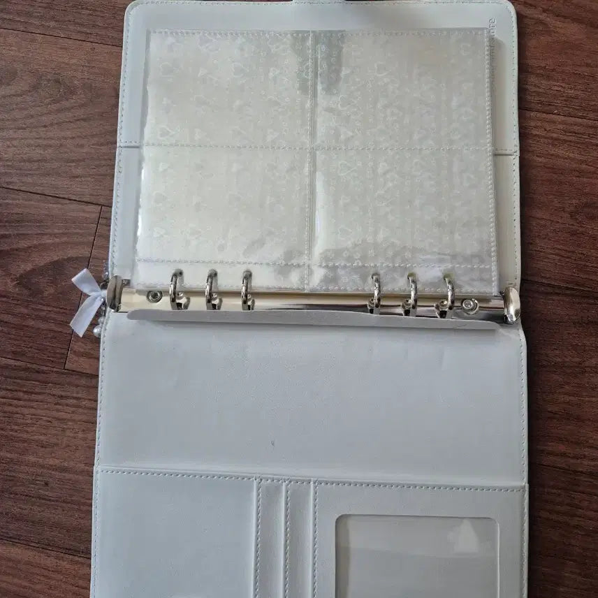 [BUNJANG] Silver Heart Quilted Binder / 실버 하트 바인더 양도