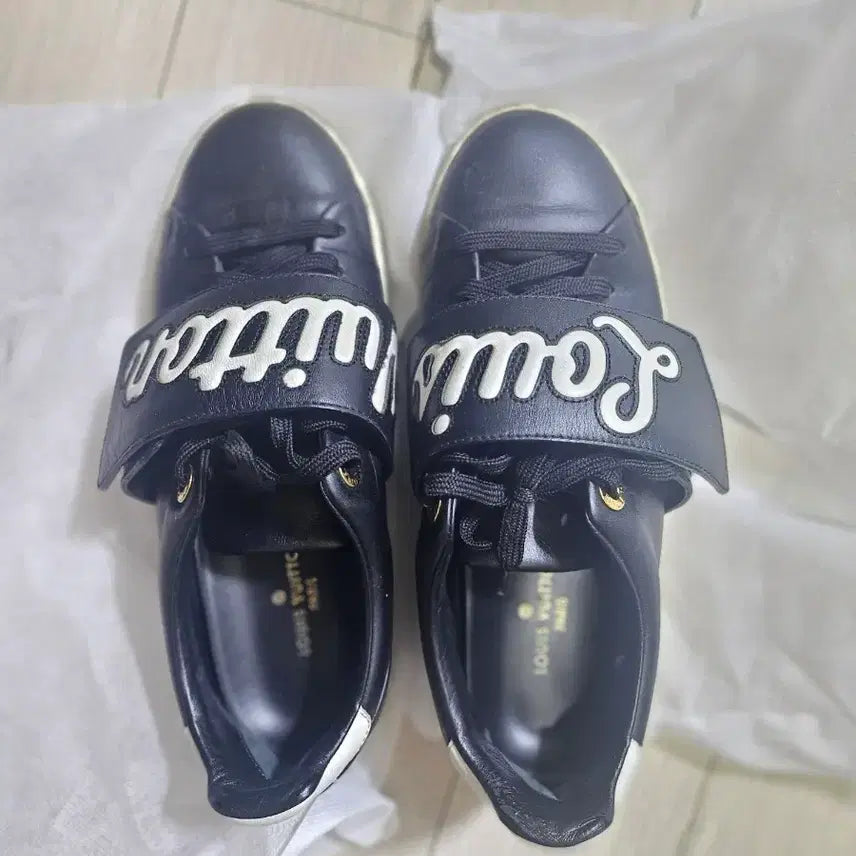 [BUNJANG] Louis Vuitton Leather Sneakers Black / 루이비통 레더 스니커즈 블랙