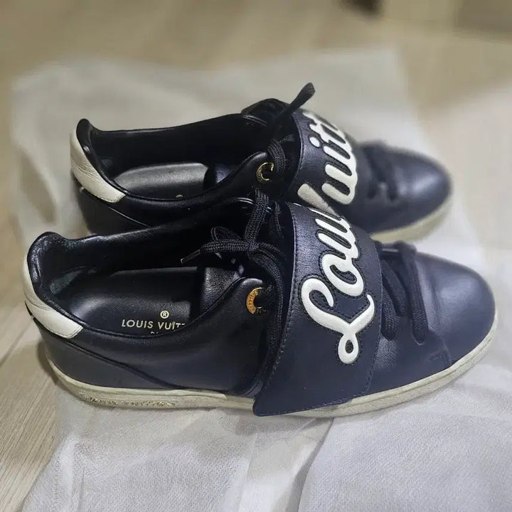 [BUNJANG] Louis Vuitton Leather Sneakers Black / 루이비통 레더 스니커즈 블랙
