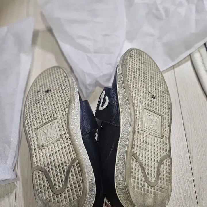 [BUNJANG] Louis Vuitton Leather Sneakers Black / 루이비통 레더 스니커즈 블랙