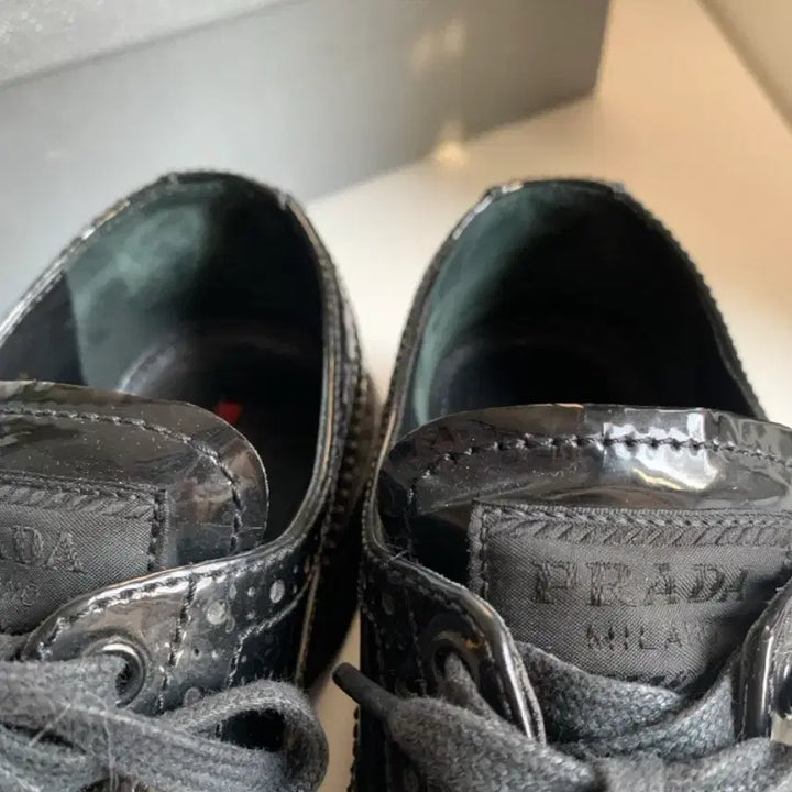 [BUNJANG] Prada Wingtip Brogue Derby Shoes / 프라다 윙팁 브로그 더비 슈즈