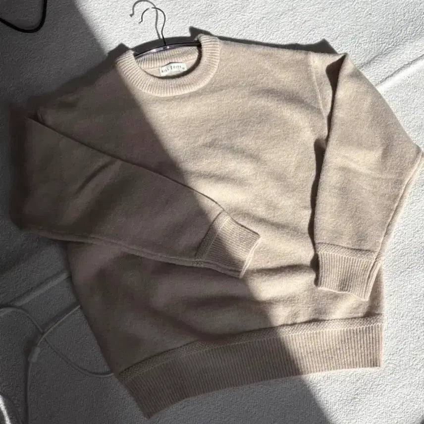[BUNJANG] Beige Knit Sweater / 베이지 니트