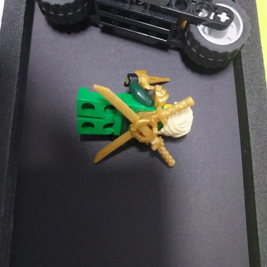 [BUNJANG] Lego Ninjago Rebooted Lloyd and Bike Minifigure / 레고 닌자고 리부티드 로이드와 바이크 미니피규어