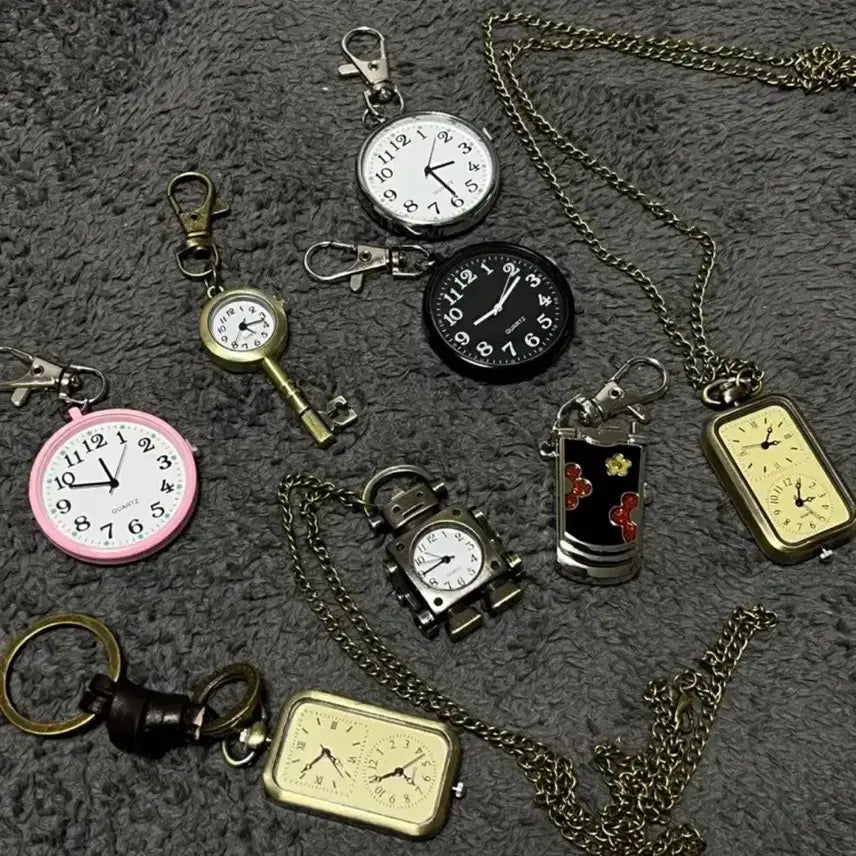 [BUNJANG] Robot Clock Necklace Keychain / [새상품] 로봇시계목걸이 키링 열쇠고리