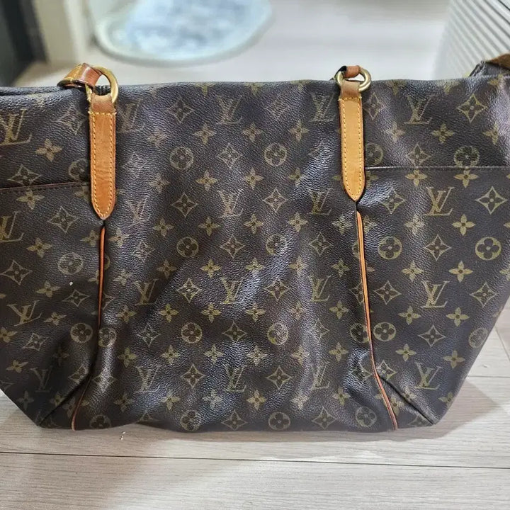[BUNJANG] Louis Vuitton Monogram Totally MM Shoulder Bag / 루이비통 모노그램 토탈리 MM