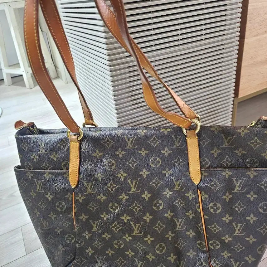 [BUNJANG] Louis Vuitton Monogram Totally MM Shoulder Bag / 루이비통 모노그램 토탈리 MM