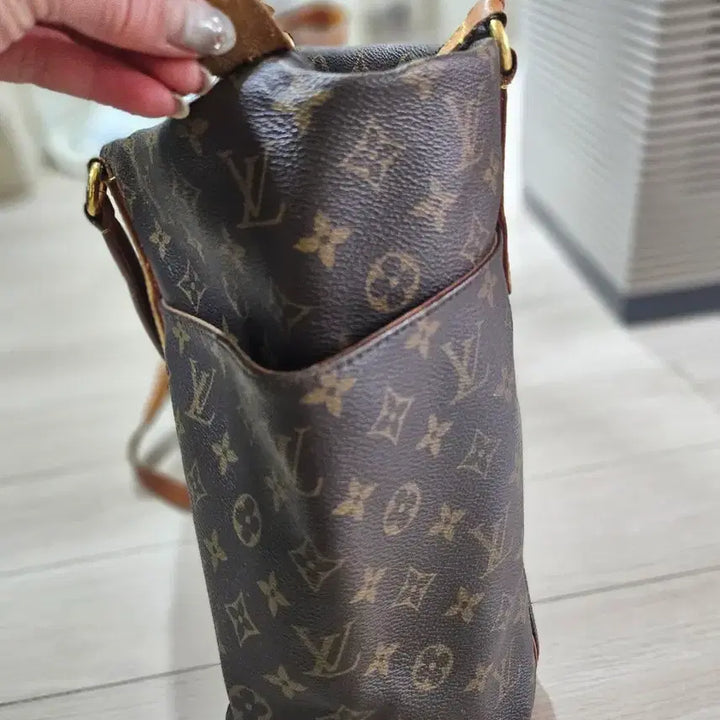 [BUNJANG] Louis Vuitton Monogram Totally MM Shoulder Bag / 루이비통 모노그램 토탈리 MM