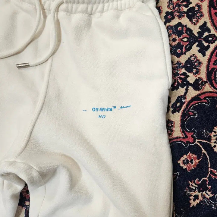 [BUNJANG] Off-White 18AW Signature Printed Fleece Pants - L / 오프화이트 18AW 시그니쳐 프린팅 기모 팬츠 L size