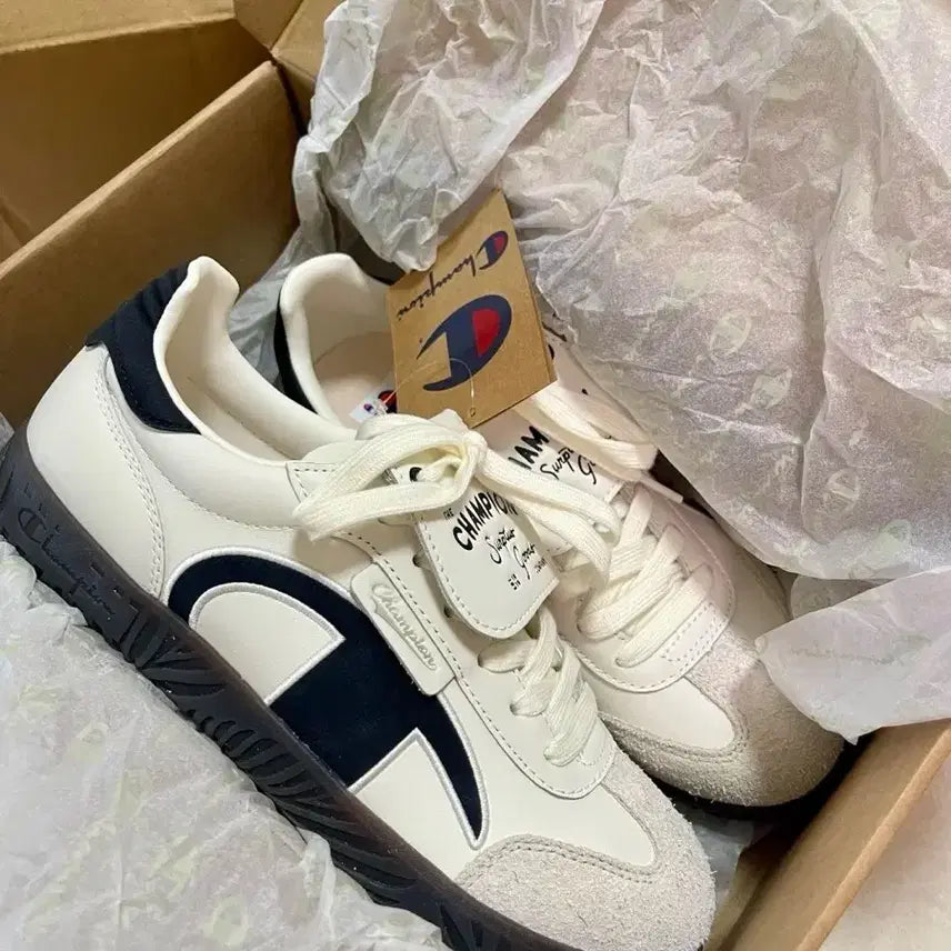 [SOLD OUT] 챔피온 화이트 블랙 스니커즈 운동화 225