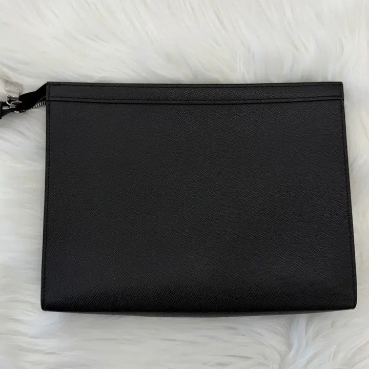 [BUNJANG] Louis Vuitton Taiga Pochette Voyage (M30547) Clutch / [다올 상인점] 루이비통 타이가 포쉐트 보야주(M30547)상태 A+