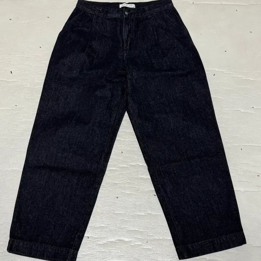 [BUNJANG] Beslow One Tuck Curved Jeans - Black / [30] 비슬로우 원 턱 커브드 진 - 블랙