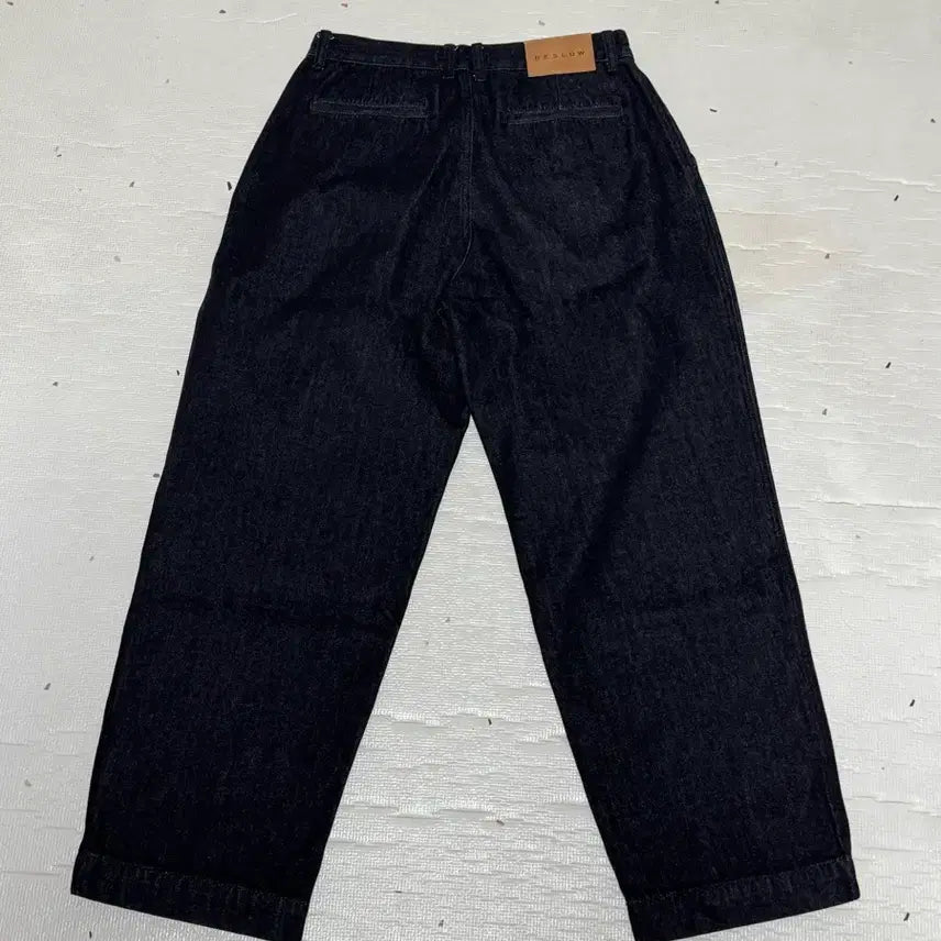 [BUNJANG] Beslow One Tuck Curved Jeans - Black / [30] 비슬로우 원 턱 커브드 진 - 블랙