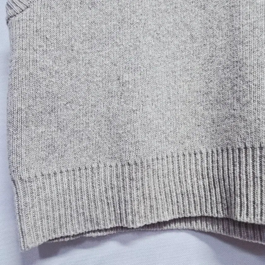[BUNJANG] RE_L Beige V-neck Knit Vest / RE_L 리엘 브이넥 니트 조끼 베이지 FREE