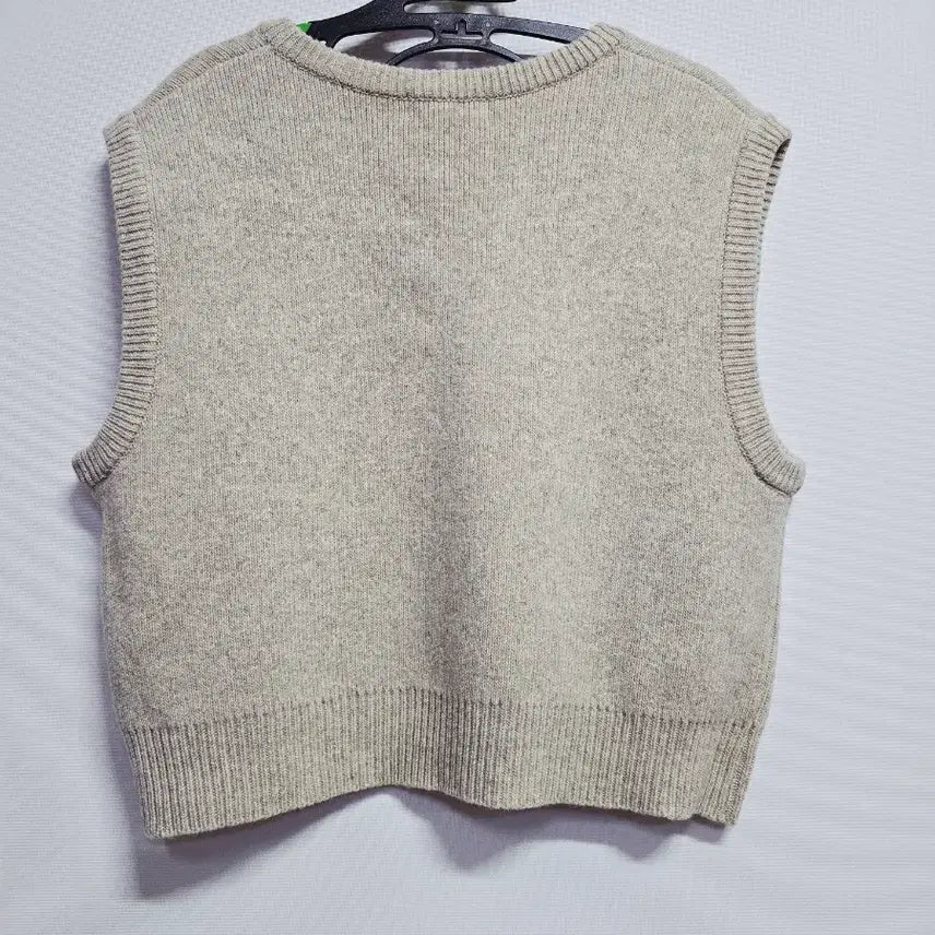 [BUNJANG] RE_L Beige V-neck Knit Vest / RE_L 리엘 브이넥 니트 조끼 베이지 FREE