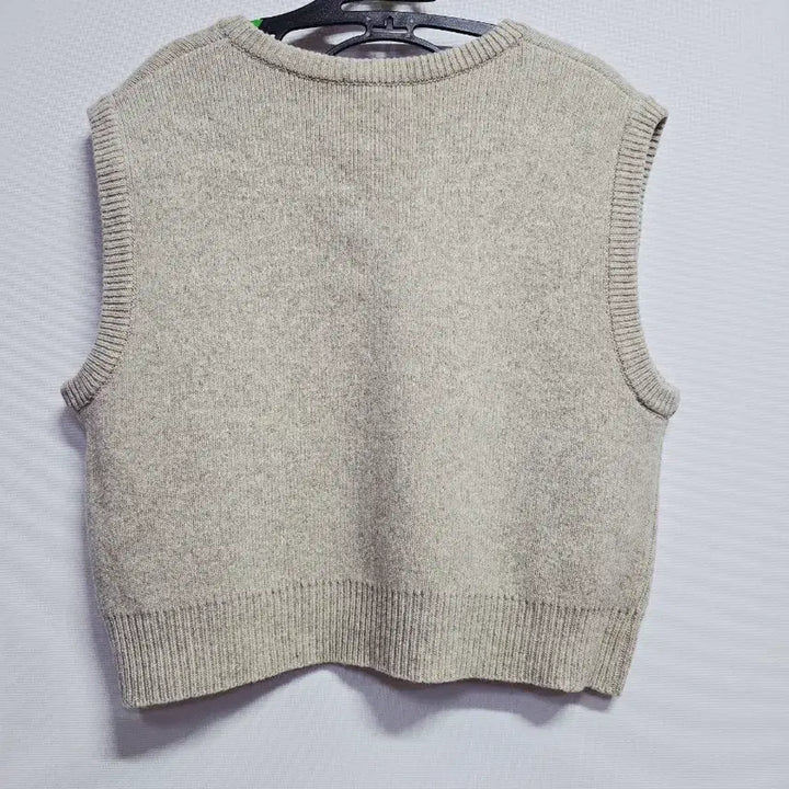 [BUNJANG] RE_L Beige V-neck Knit Vest / RE_L 리엘 브이넥 니트 조끼 베이지 FREE