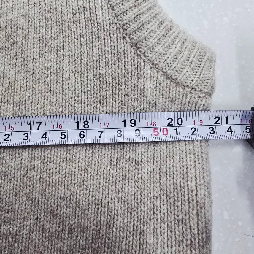 [BUNJANG] RE_L Beige V-neck Knit Vest / RE_L 리엘 브이넥 니트 조끼 베이지 FREE