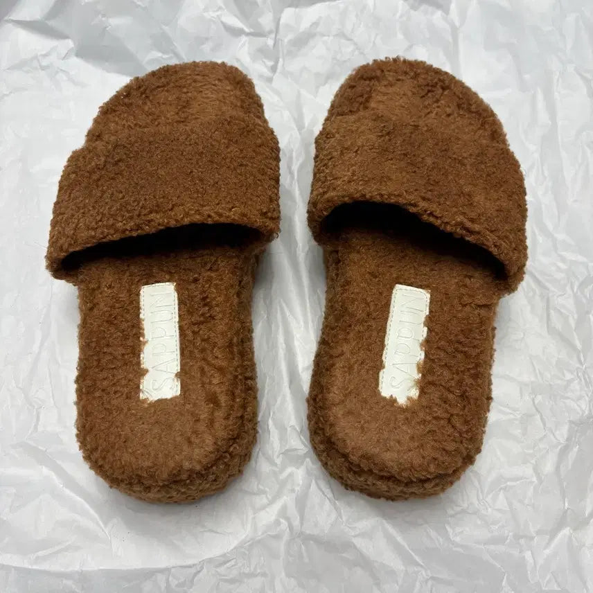 [BUNJANG] Ssa Ppoong Platform Fur Slippers Brown / 사뿐 털슬리퍼 플랫폼 뽀글이 브라운 퍼 슬리퍼 230