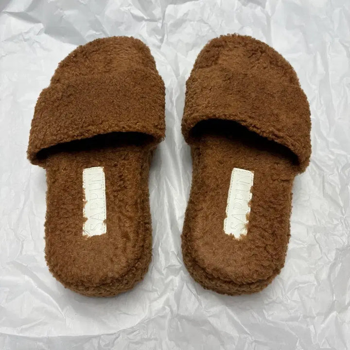 [BUNJANG] Ssa Ppoong Platform Fur Slippers Brown / 사뿐 털슬리퍼 플랫폼 뽀글이 브라운 퍼 슬리퍼 230