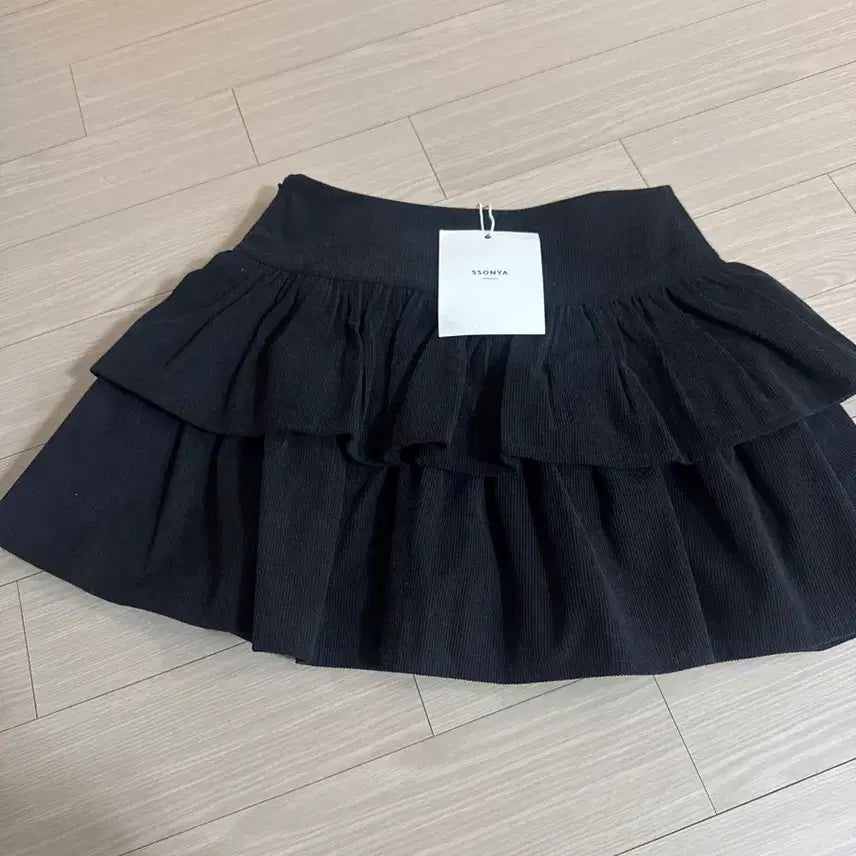 [BUNJANG] Mayyun Corduroy Skirt Pants - Black, M Size / 메이윤 코듀로이 캉캉 치마바지 M사이즈 블랙 새상품