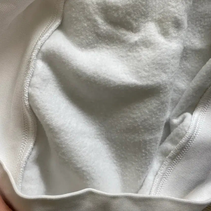 [SOLD OUT] 나이키 스우시 크롭 맨투맨 화이트