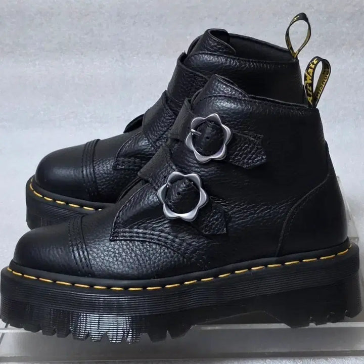 [BUNJANG] Dr. Martens Devon Flower Buckle Platform Boots (EU 39 / US Women&