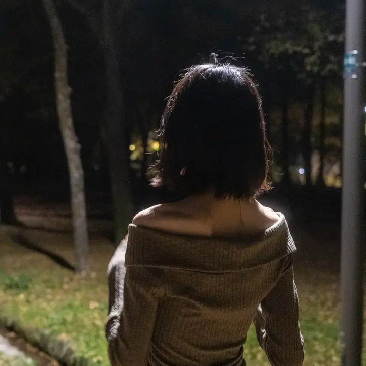 [BUNJANG] Avely Khaki Off-Shoulder Long Sleeve Top / 에이블리 카키 오프숄더