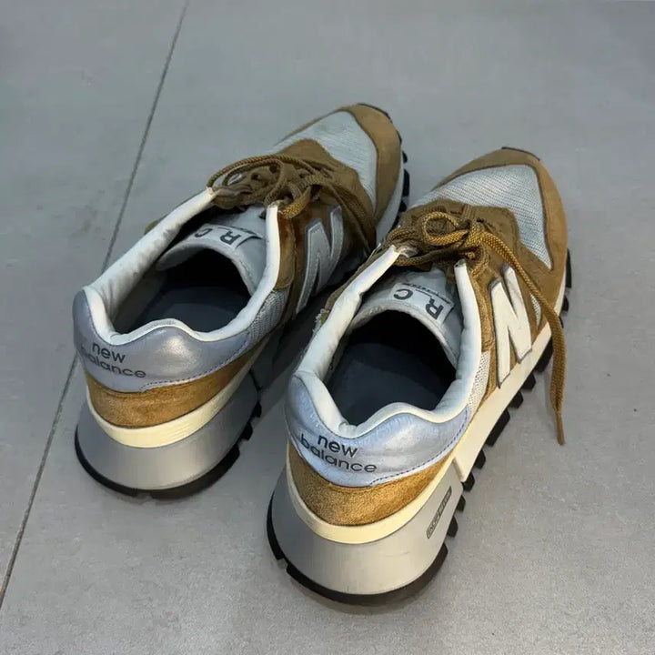 [BUNJANG] New Balance RC 1300 Tan Sneakers / 뉴발란스 RC 1300 탄 280