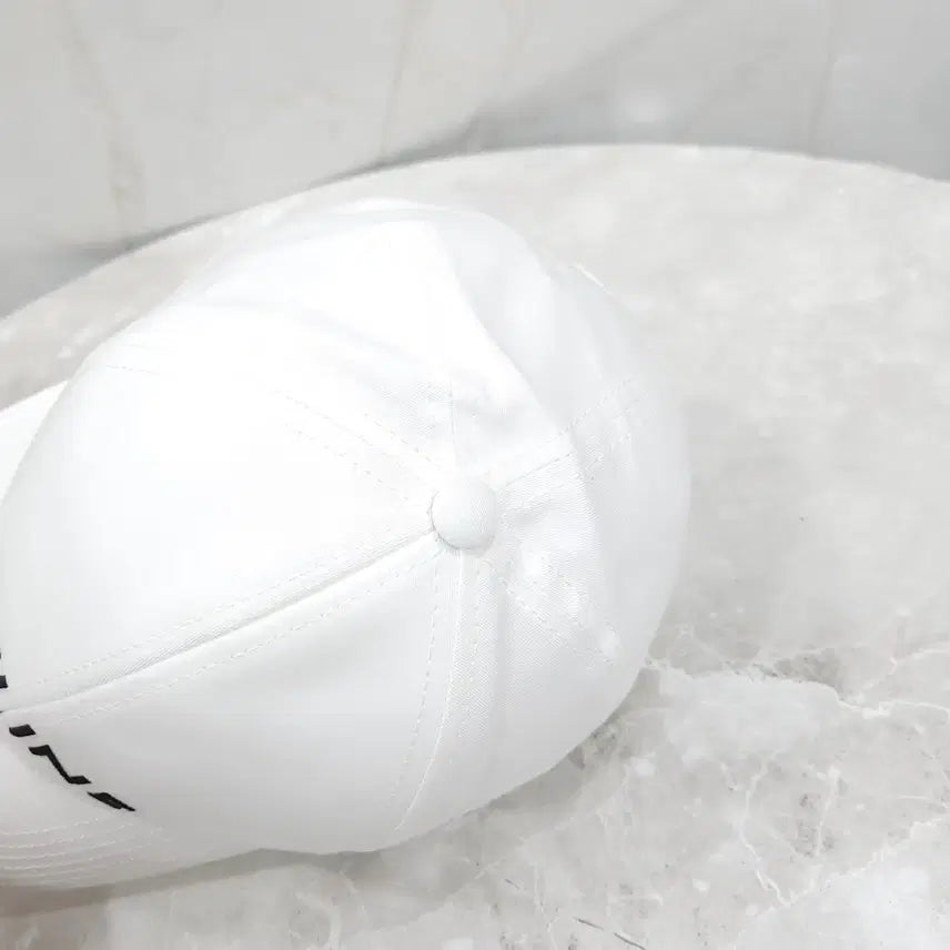 [BUNJANG] Celine Baseball Cap White / 셀린느 코튼 베이스볼 캡 화이트 2AUS9969P