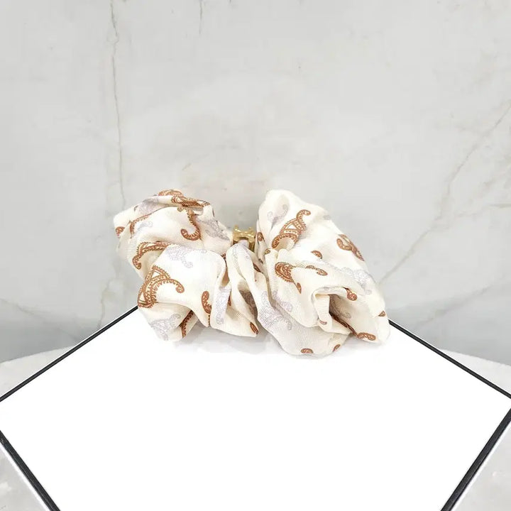 [BUNJANG] Celine Triomphe Scrunchie Hair Accessory / 셀린느 트리옹프 스크런치 헤어슈슈