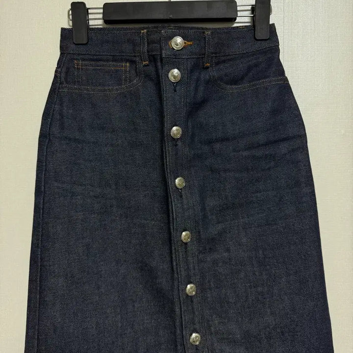 [SOLD OUT] 아페세 데님 버튼 스커트