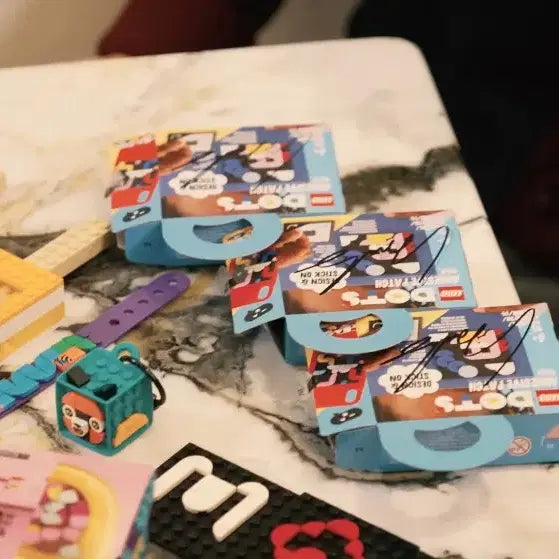 [BUNJANG] Wonho Signed Lego Goods / [WTS] Wonho handmade LEGO