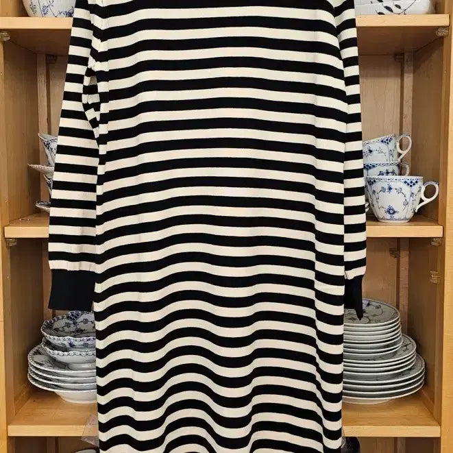 [BUNJANG] Black Cape Knit Dress / 블랙 케이프 니트 원피스(새옷)