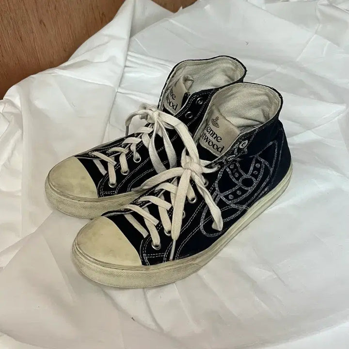 [BUNJANG] Vivienne Westwood Sneakers / 비비안 웨스트우드 오브 프린트 하이탑 스니커즈