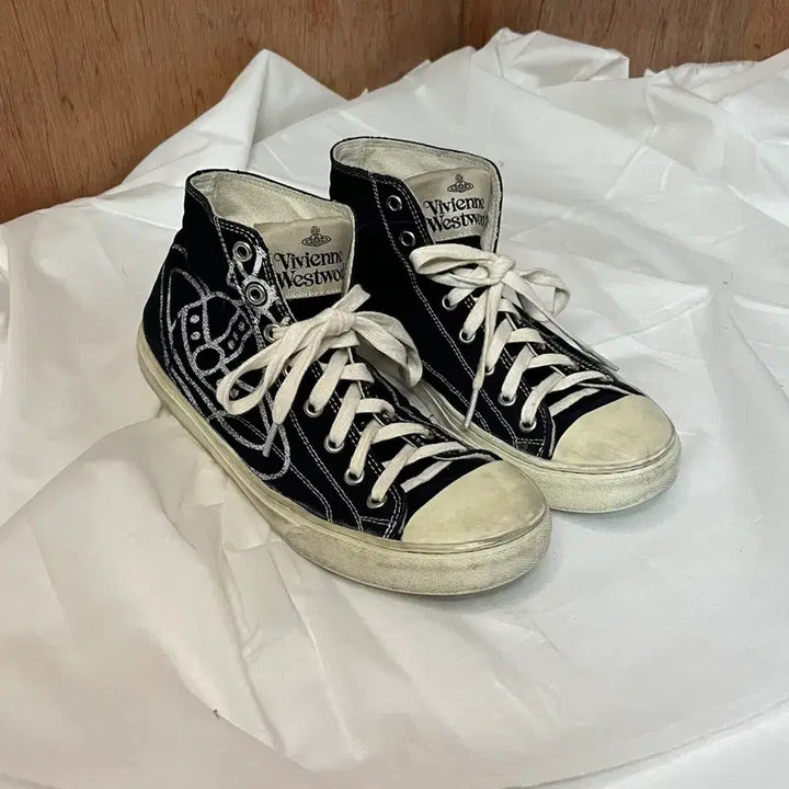 [BUNJANG] Vivienne Westwood Sneakers / 비비안 웨스트우드 오브 프린트 하이탑 스니커즈