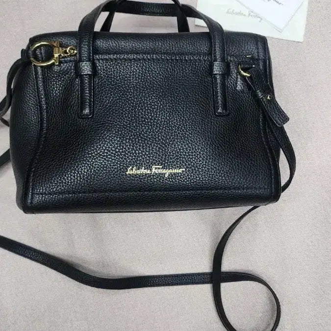 [BUNJANG] Salvatore Ferragamo Black Leather Tote Bag &amp; Shoulder Bag / 페라가모 블랙 레더 토트백 겸 숄더백