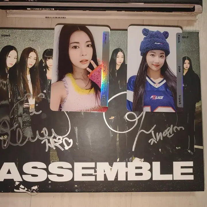 [BUNJANG] tripleS Jiwoo ChaeYeon Signed Album / 트리플에스 어셈블 헬로82 지우 채연 사인앨범