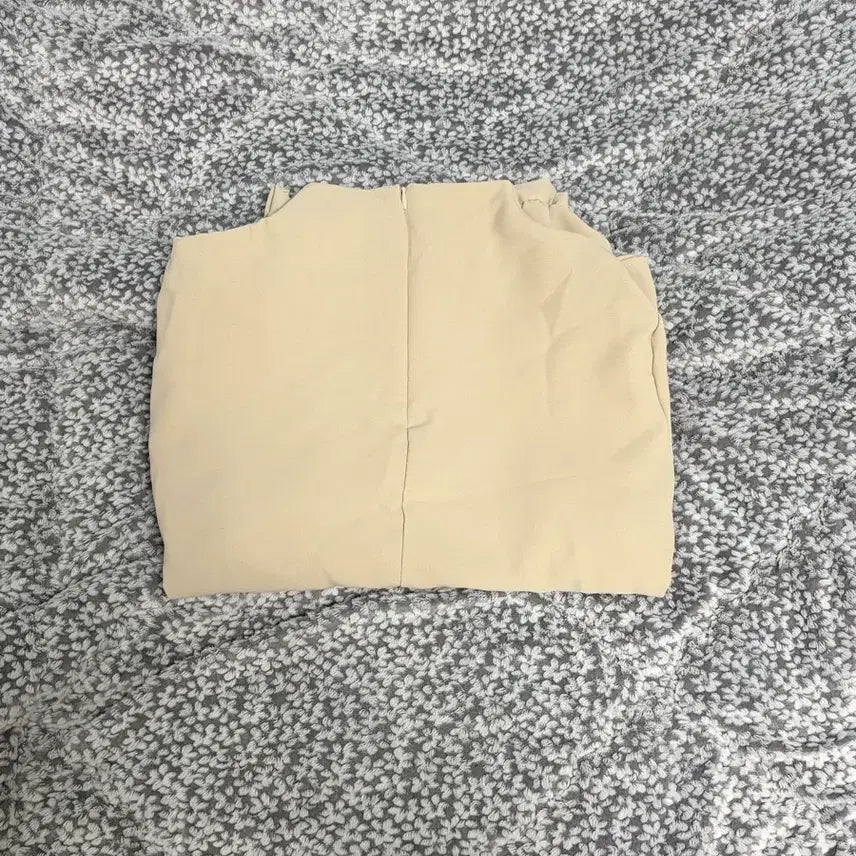 [BUNJANG] Ivory High-Neck Puff Blouse / 하객룩 오피스룩 아이보리 하이넥 퍼프 블라우스