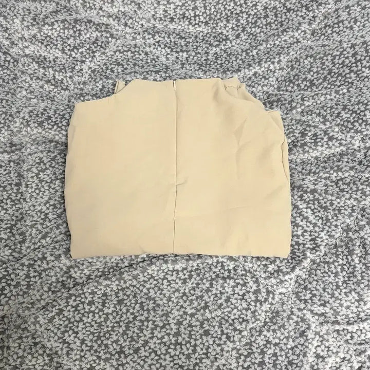 [BUNJANG] Ivory High-Neck Puff Blouse / 하객룩 오피스룩 아이보리 하이넥 퍼프 블라우스