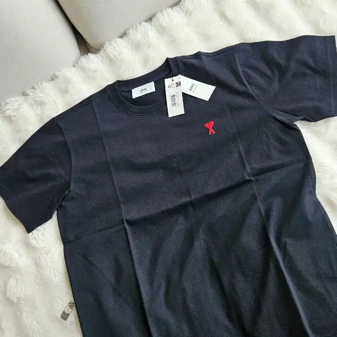 [BUNJANG] Ami T-shirt / 아미 반팔  티셔츠. Ami. 새상품.